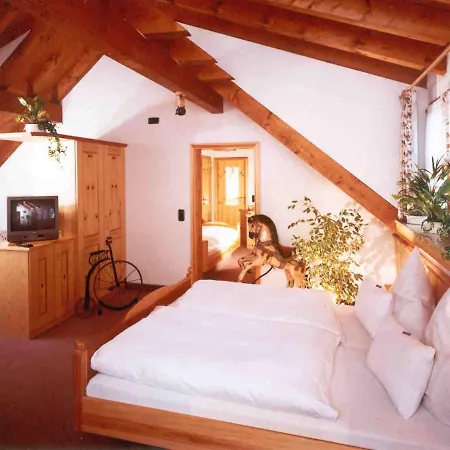 Erlebnisgastronomie Lochmuhle 3* Eigeltingen