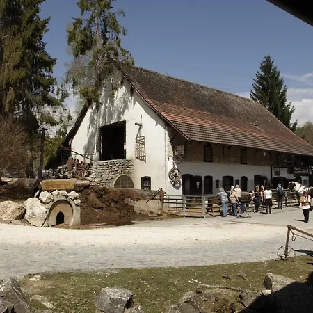 Erlebnisgastronomie Lochmuhle Hotel