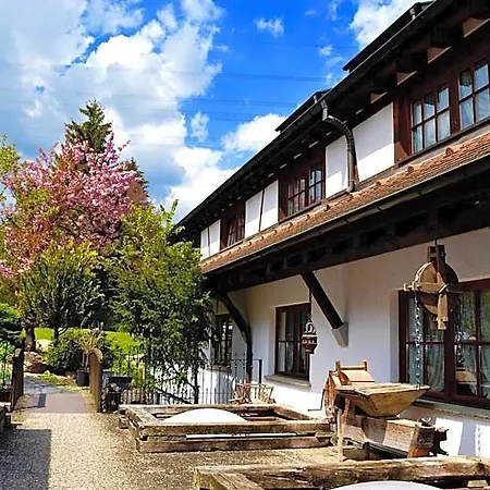Erlebnisgastronomie Lochmuhle 3*