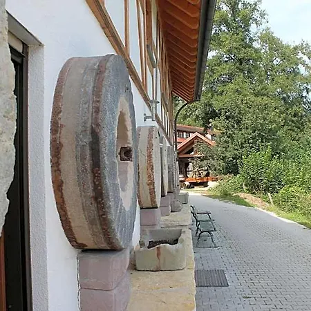 Erlebnisgastronomie Lochmuhle 3*